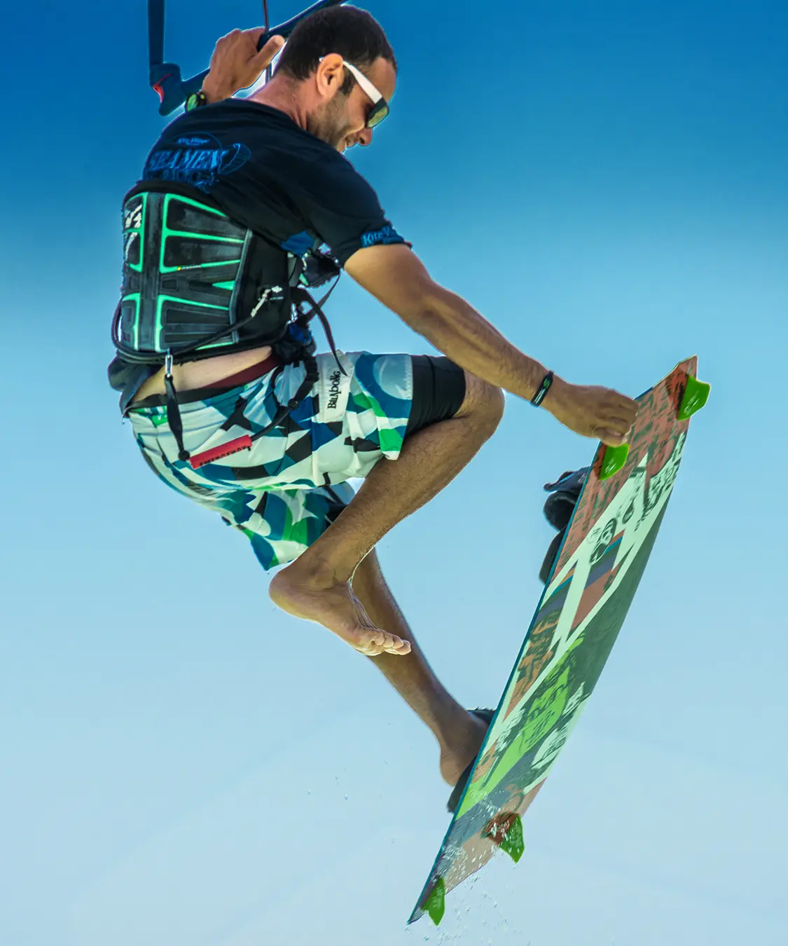 Kitesurfing
